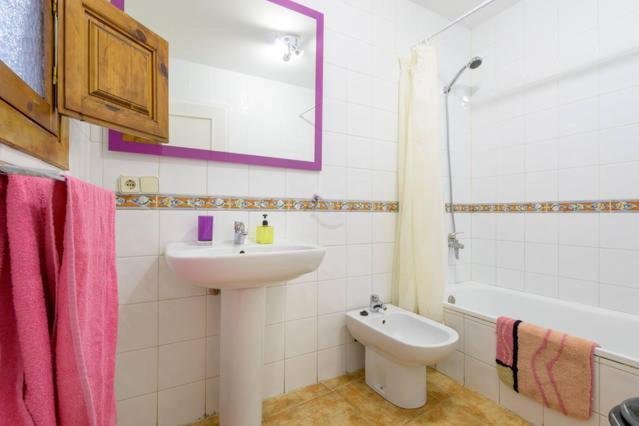 Apartamento En Pleno Centro, Wifi, Ideal Apartment Granada Luaran gambar
